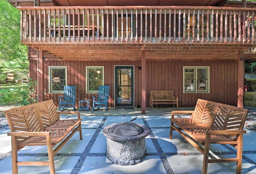 Weaverville Home W/ Wraparound Deck & Fire Pit!