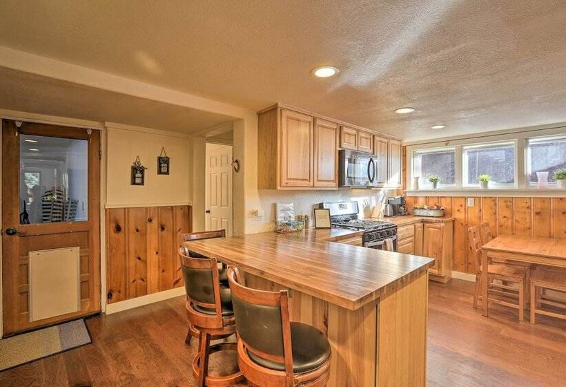 Wildmanor Ranch  Near Red Rocks W/ Hot Tub!