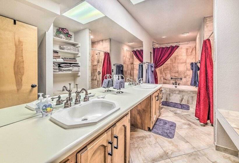 Dog Friendly Alto Escape W/ Hot Tub + Foosball!