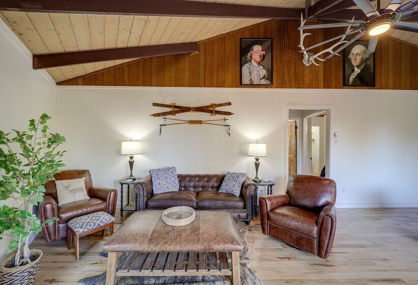 Beech Mountain Cabin W/ Hot Tub: 1 Mi To Slopes!