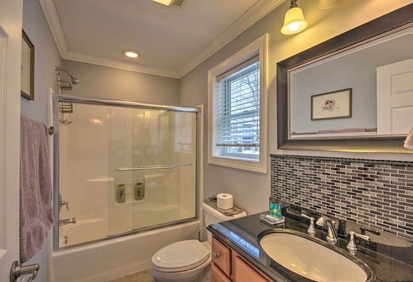 Beech Mountain Retreat W/ Open Deck: 2 Mi To Ski!