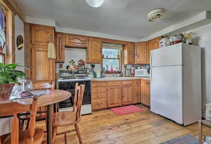 Big Dog Friendly Home W/ Porch & Private Yard
