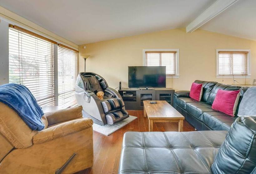 Bright Ann Arbor Home W/ Yard, 3 Mi To U Of M