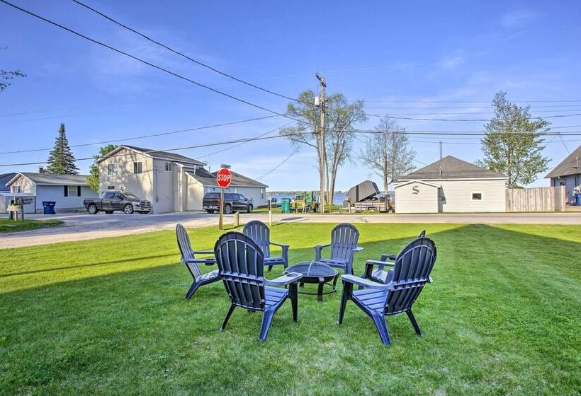 Cadillac Home W/ Hot Tub & Lake Mitchell Views!