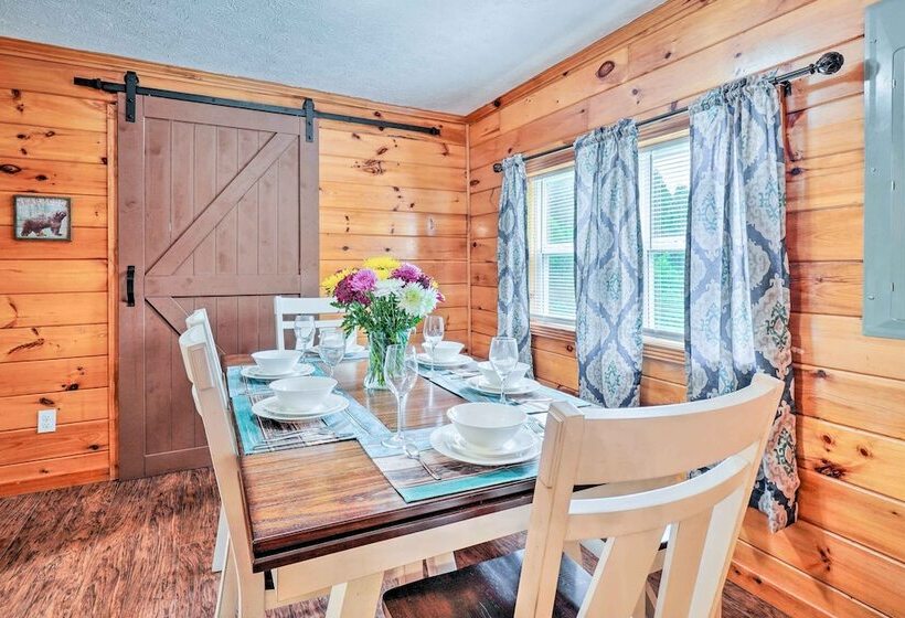 Charming Jamestown Cabin W/ Large Backyard!