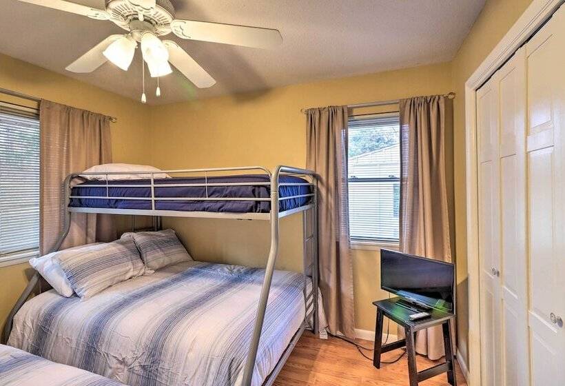 Charming Mountain Home Retreat W/ Lake Views!