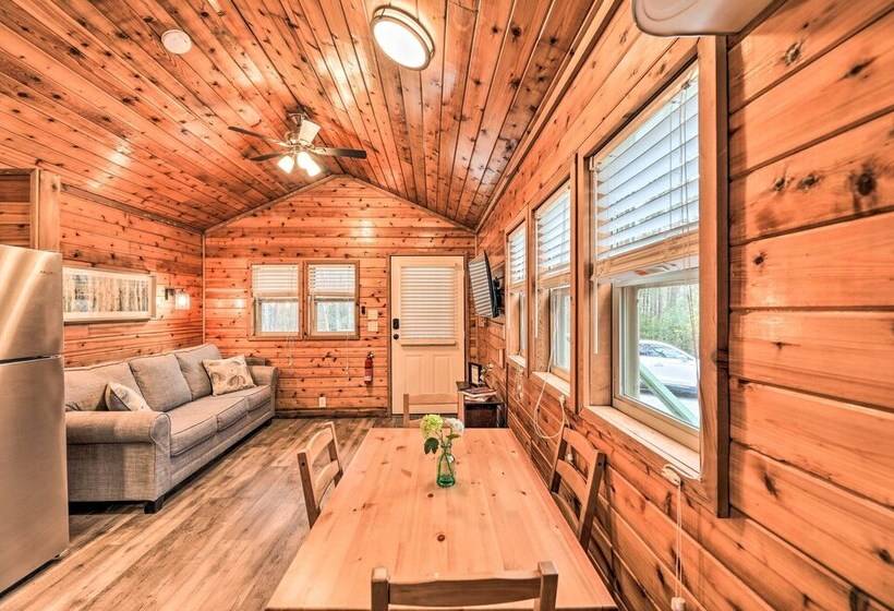 Charming New Bern Log Cabin   Pets Welcome!