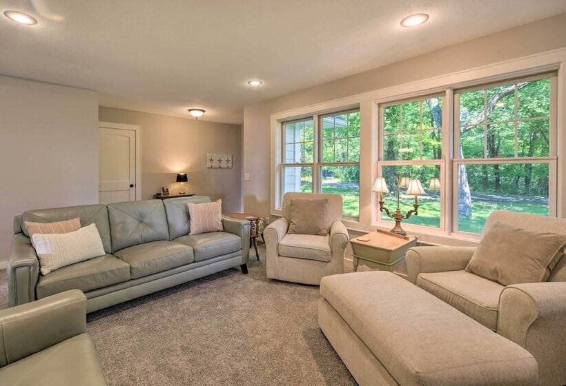 Charming Taylors Falls Home W/ Deck, Fire Pit
