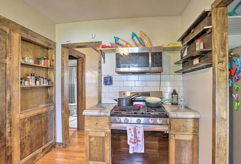 Cleveland Area Home W/ Deck < 10 Mi To Dtwn!