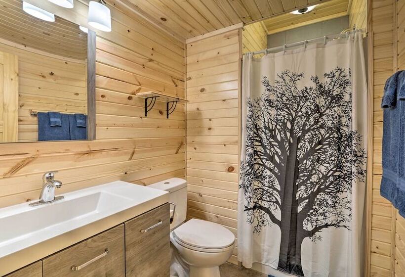 Clover Cabin  W/ Hot Tub+deck In Hocking Hills!