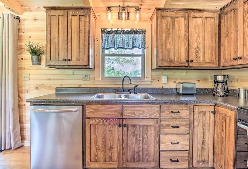 Clover Cabin  W/ Hot Tub+deck In Hocking Hills!