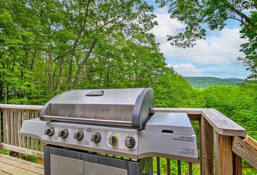 Conway Area Chalet W/ Mountain Views & Fire Pit!