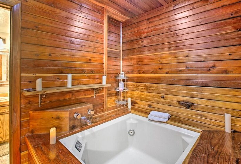 Cozy Angel Fire Escape W/ Golf Course Views!