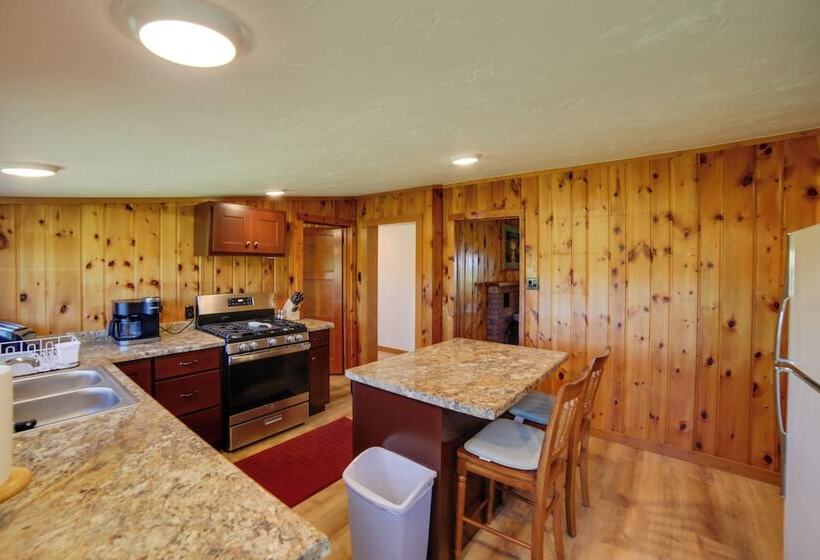 600  Of Green Bay Frontage & Dock: Cozy Cottage