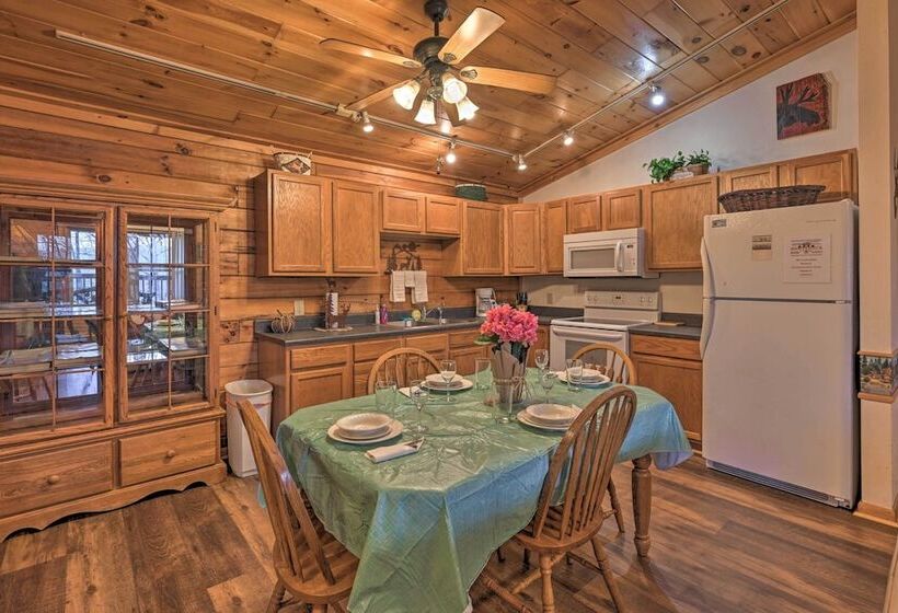 Cozy Deer Glen  Cabin W/ Private Hot Tub & Porch!