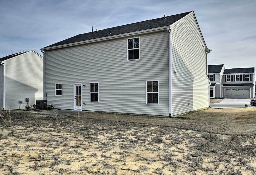 9 Mi To Duke University: Spacious Home W/ Yard!