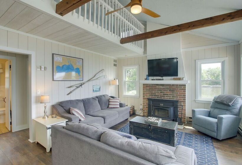 Cozy Fremont Cottage On Lake Poygan + Fishing Dock