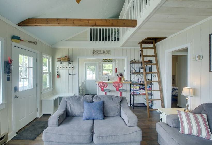 Cozy Fremont Cottage On Lake Poygan + Fishing Dock