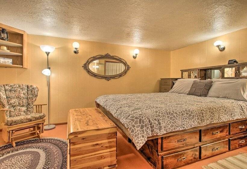 Cozy Home W/ Hot Tub: Half Mi To Salmon River!