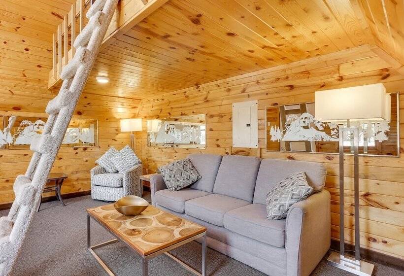 Cozy Keystone Cabin: Hot Tub, 3 Mi To Mt Rushmore!