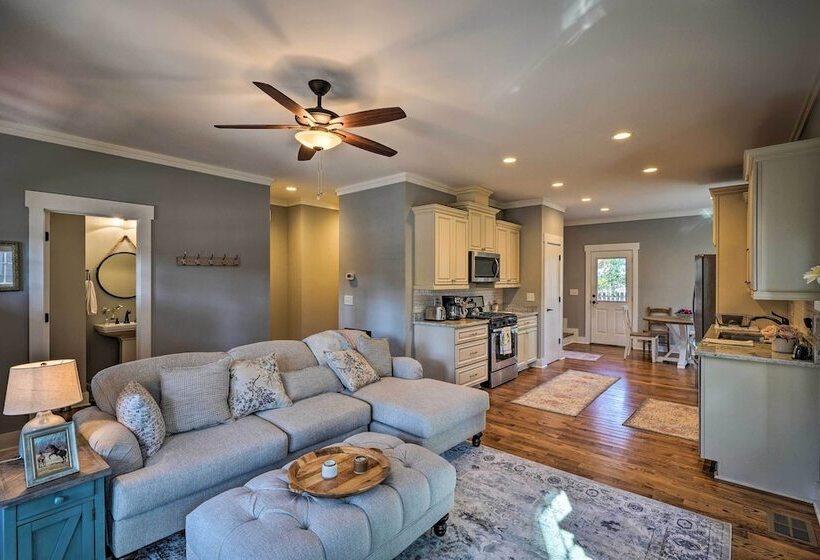 Cozy Southern Pines Retreat 1 Mi To Downtown!