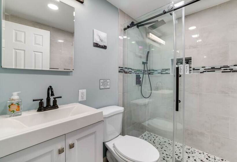 Tobyhanna Home W/ Hot Tub & Fire Pit: Walk To Lake