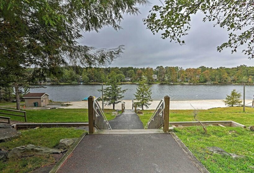 Tobyhanna Home W/ Hot Tub & Fire Pit: Walk To Lake