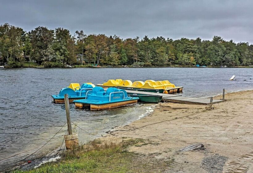 Tobyhanna Home W/ Hot Tub & Fire Pit: Walk To Lake