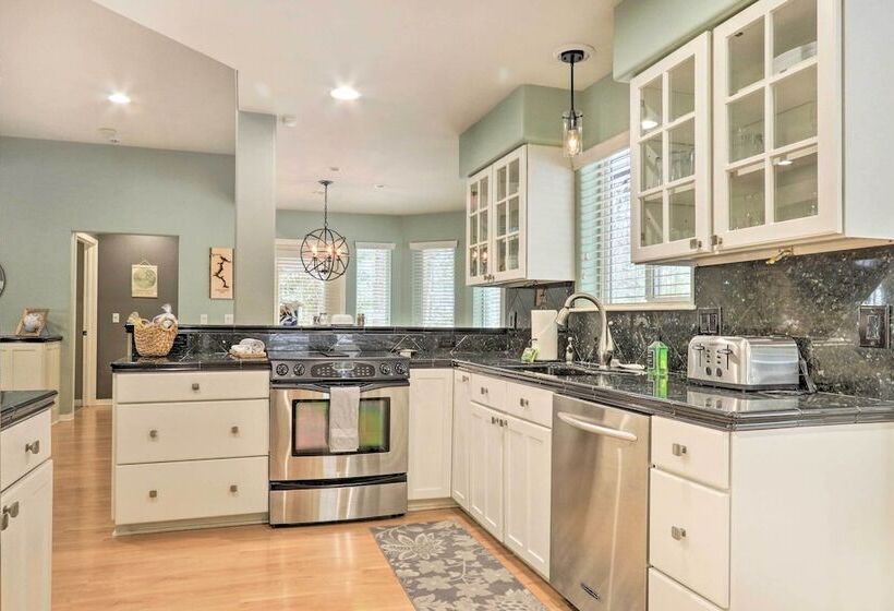 Crystal Bay Home W/ Fireplace Near Ski Resorts