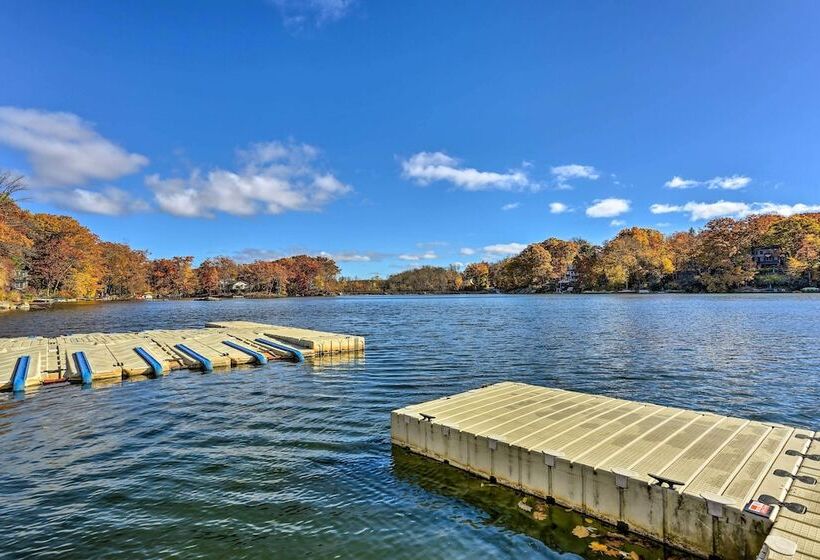 Delightful Home W/ Fire Pit, Walk To Lake!