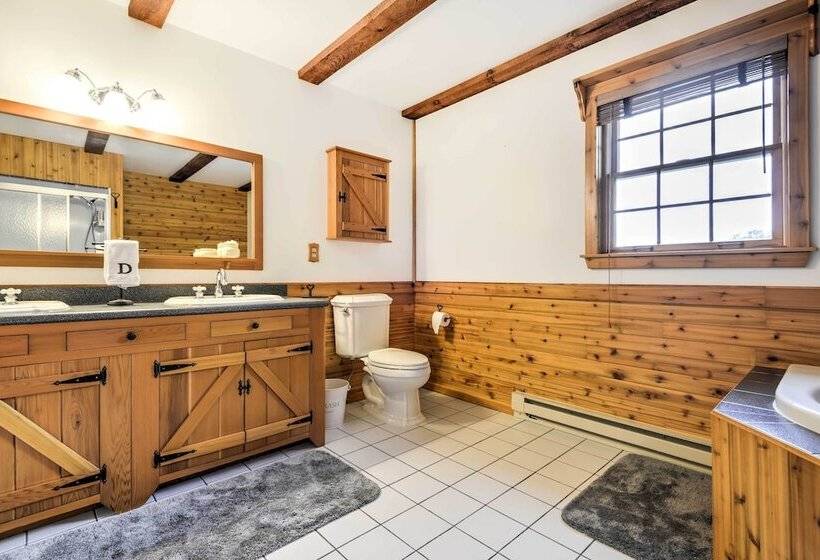 Thompson Home W/ Deck + Pond, 8 Mi To Elk Mountain