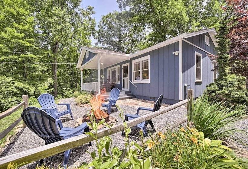 Enchanting Bryson City Cottage W/ Mtn Views!