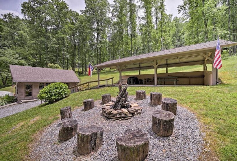 Enchanting Bryson City Cottage W/ Mtn Views!