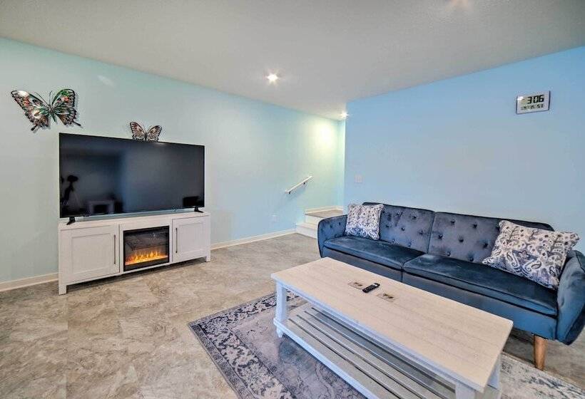 Family Home On Crystal Lake W/ Private Beach!