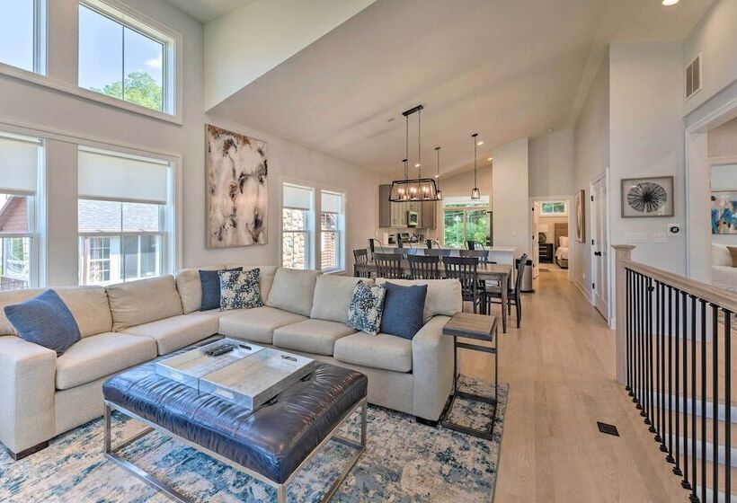 Fantastic House: Balcony, Steps To Lake Como!