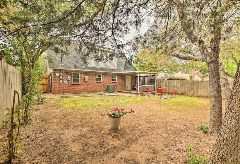Fort Worth Retreat W/ Fenced Yard & Fire Pit!