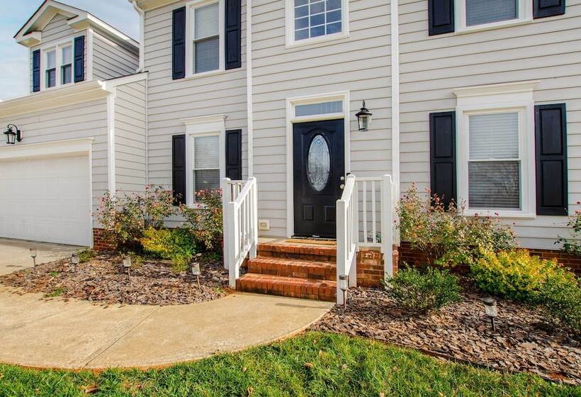 Gorgeous Graham Home With Private Outdoor Pool!