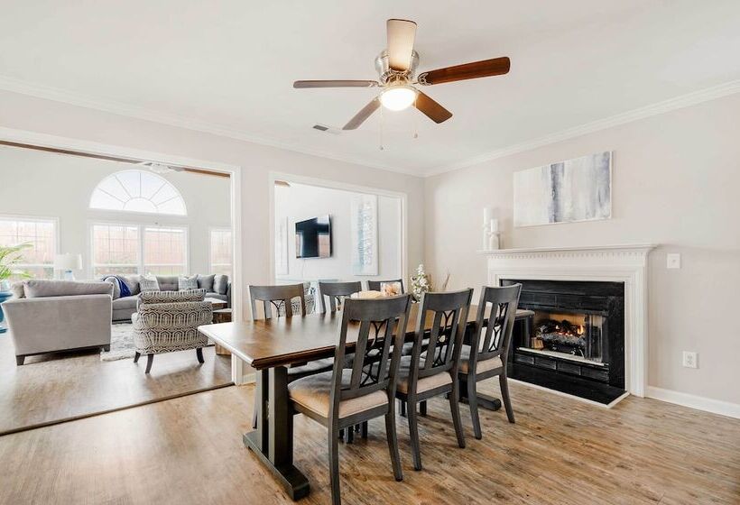 Gorgeous Graham Home With Private Outdoor Pool!