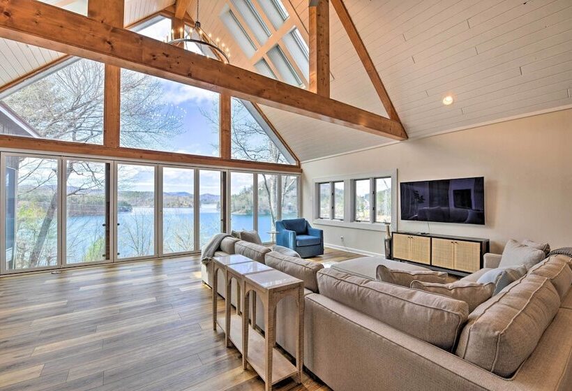 Deck + Lake Views: Grand Glenville Retreat