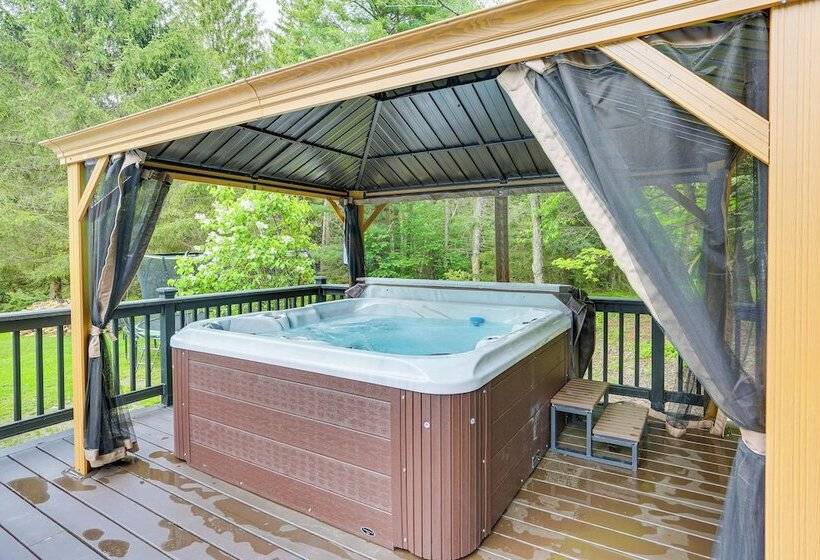 Hot Tub, Game Room: Greentown Home Near State Park