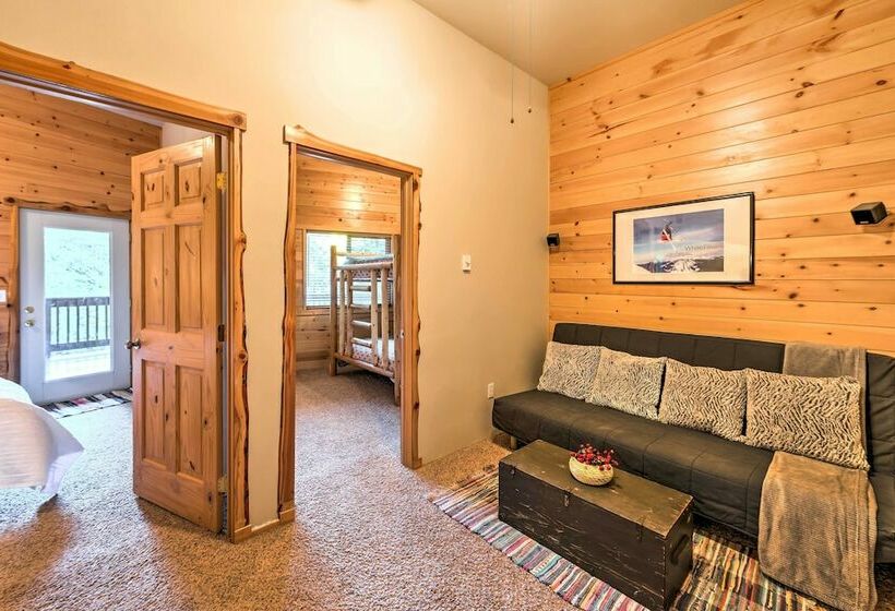 Grizzly Tower  Packwood Cabin W/ Forest Views!