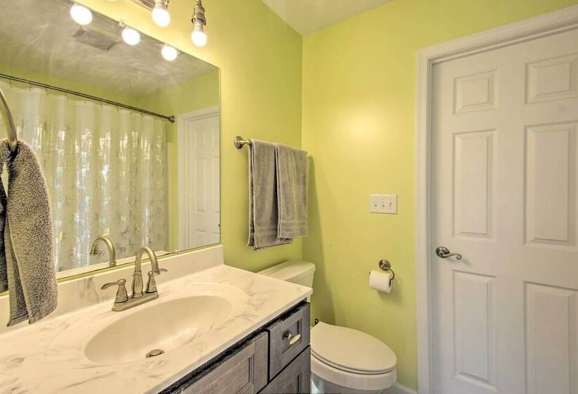 Harrisonburg Retreat W/ Hot Tub ~ 2 Mi To Jmu