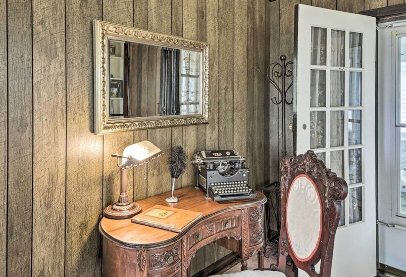 Historic Alexandria Home W/ Private Yard!