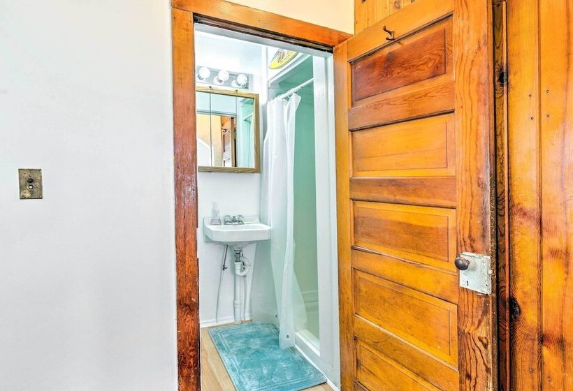 Historic Cabin Retreat: Steps To Okoboji Lake