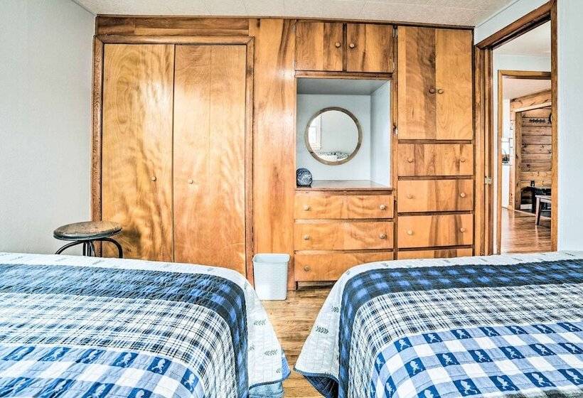Houghton Lake Cottage W/ New Private Deck!