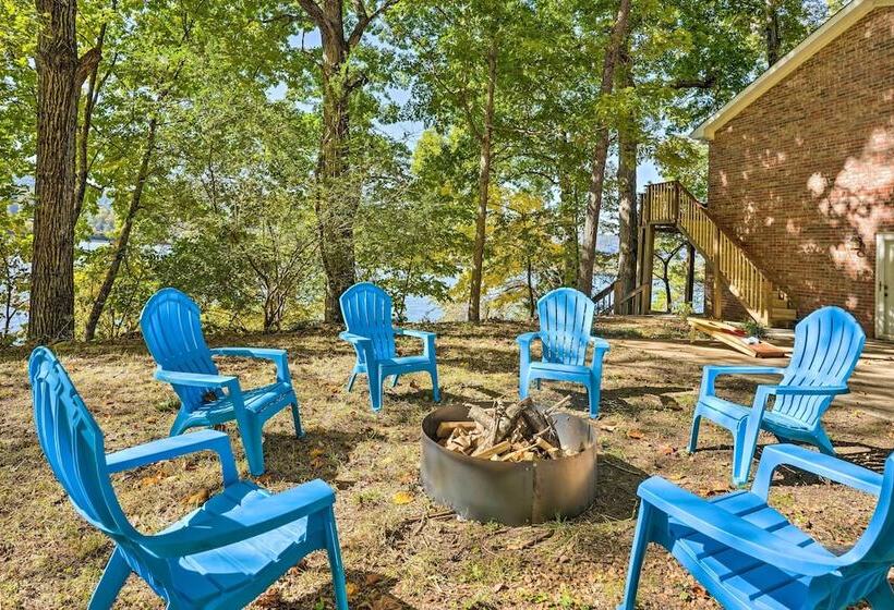 Ideal Chickamauga Lake Home + Dock & Fire Pit