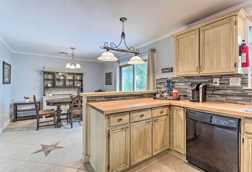 6 Mi To Fort Hood & Universities: Killeen Home