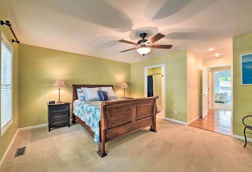 Lake Norman Retreat W/ Dock ~ 1 Mi To Marina!