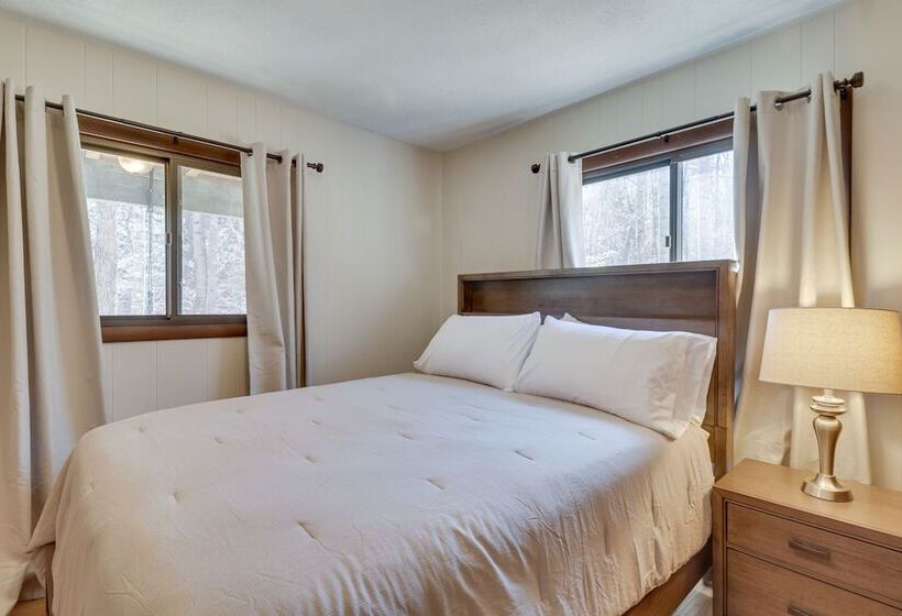 Mcgaheysville Vacation Rental: Yard & Fire Pit!