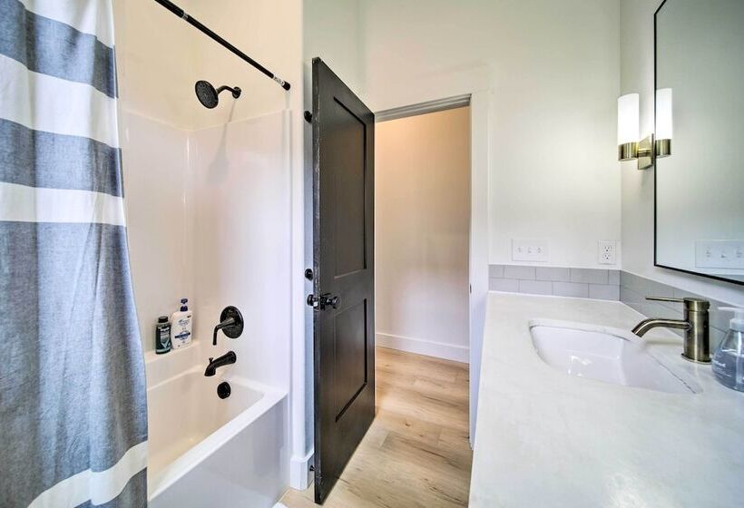 Modern Davenport Home W/ Water View & Grill!